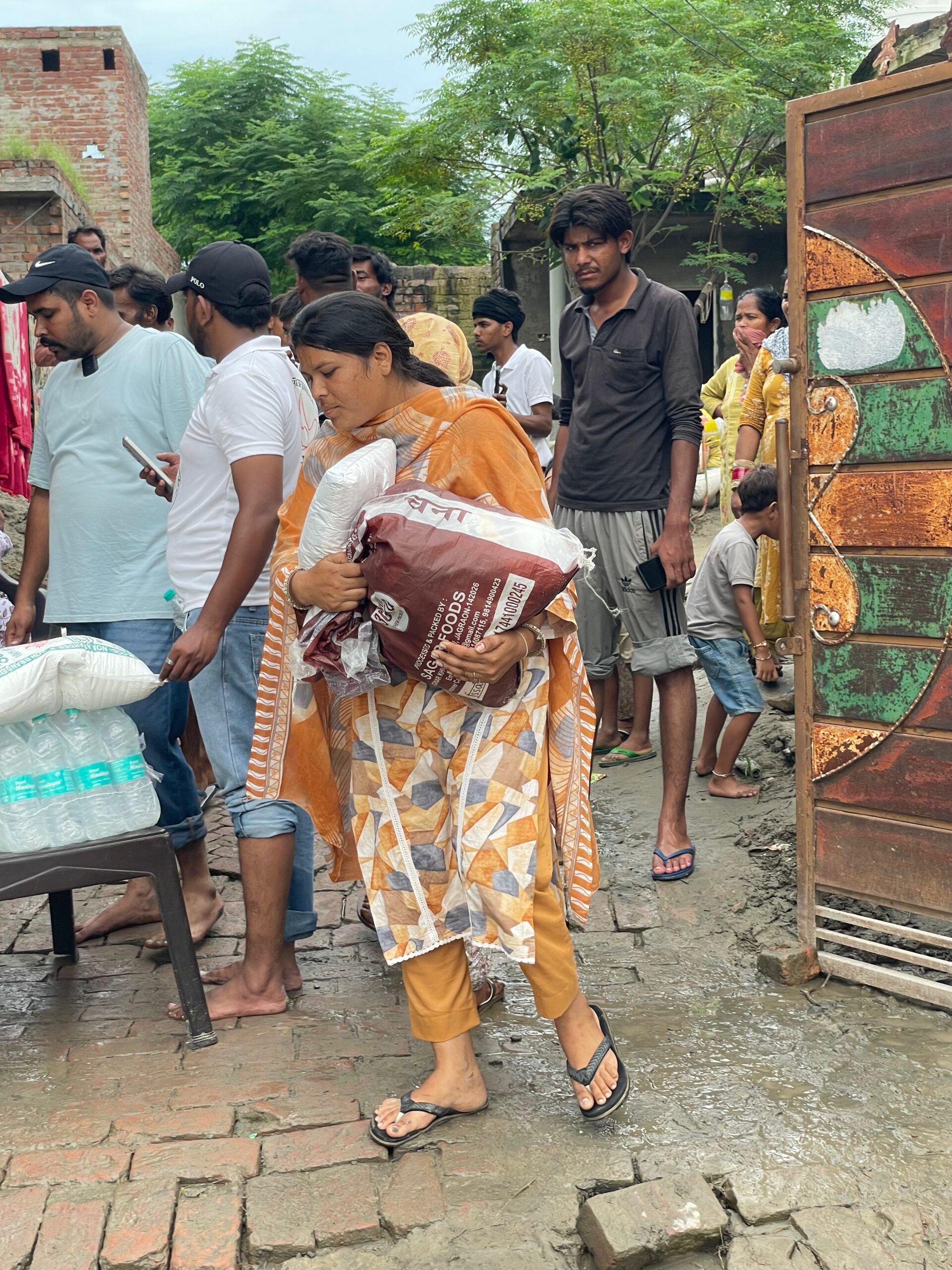 पंजाब में बाड़ पीड़ितों को राहत और भोजन उपलब्ध करने सामने आई प्रोजेक्ट हेल्प इण्डिया संस्था …संस्था द्वारा लगाया जायेगा मेडिकल कैंप