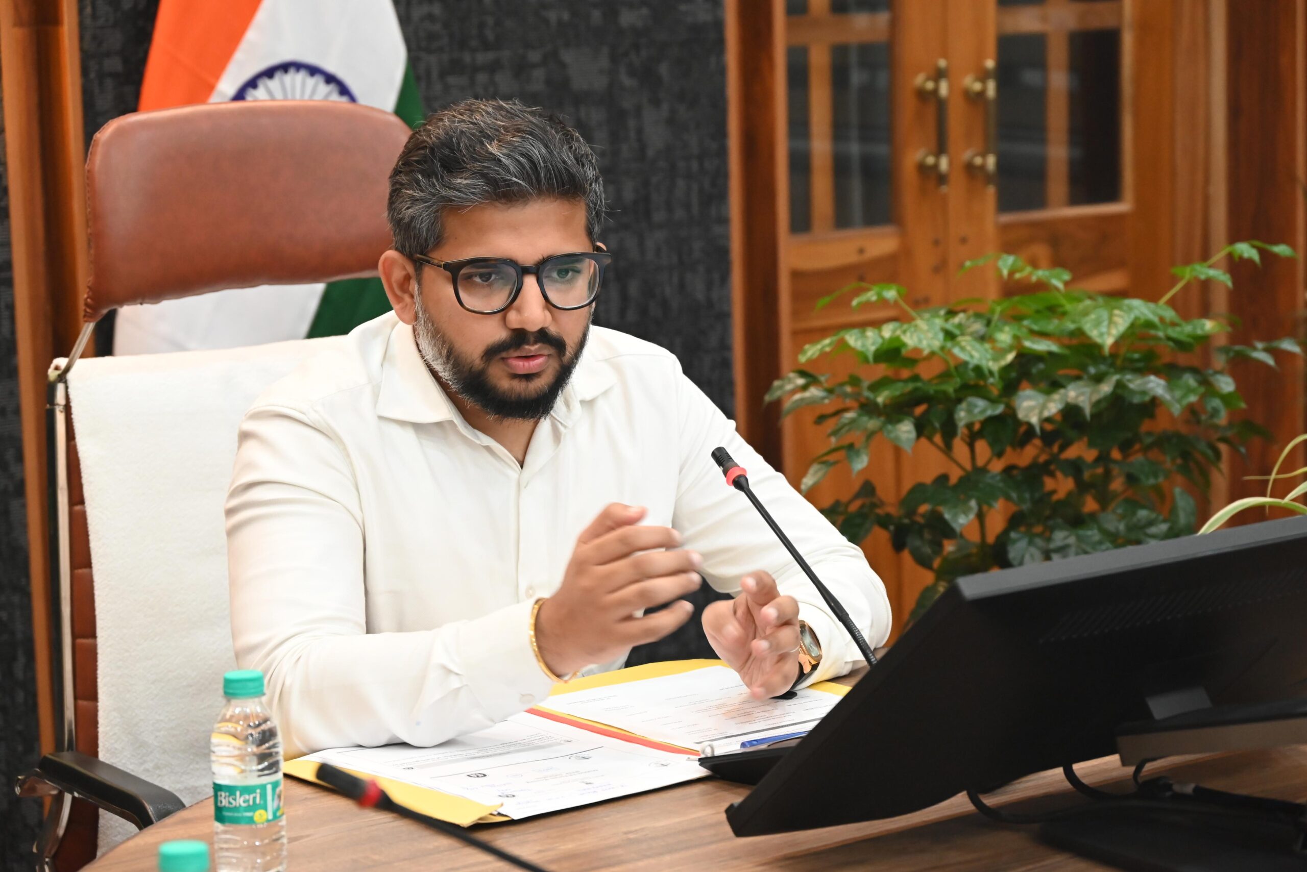 सीडीओ ने की टीबी उन्मूलन कार्यक्रम की समीक्षा, टीबी उन्मूलन हेतु सघन अभियान चलाने के दिए निर्देश।टीबी का उपचार संभव, मरीज को निःशुल्क इलाज, पोषण किट के साथ प्रोत्साहन राशि भी,कोई भी व्यक्ति, संस्था या संगठन स्वेच्छा से बन सकता है निक्षय मित्र- सीडीओ।