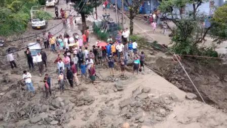 उत्तरकाशी में फिर से बारिश से हुई तबाही ..मलबे में दफन कई गाड़ियाँ…घरों में घुसा पानी