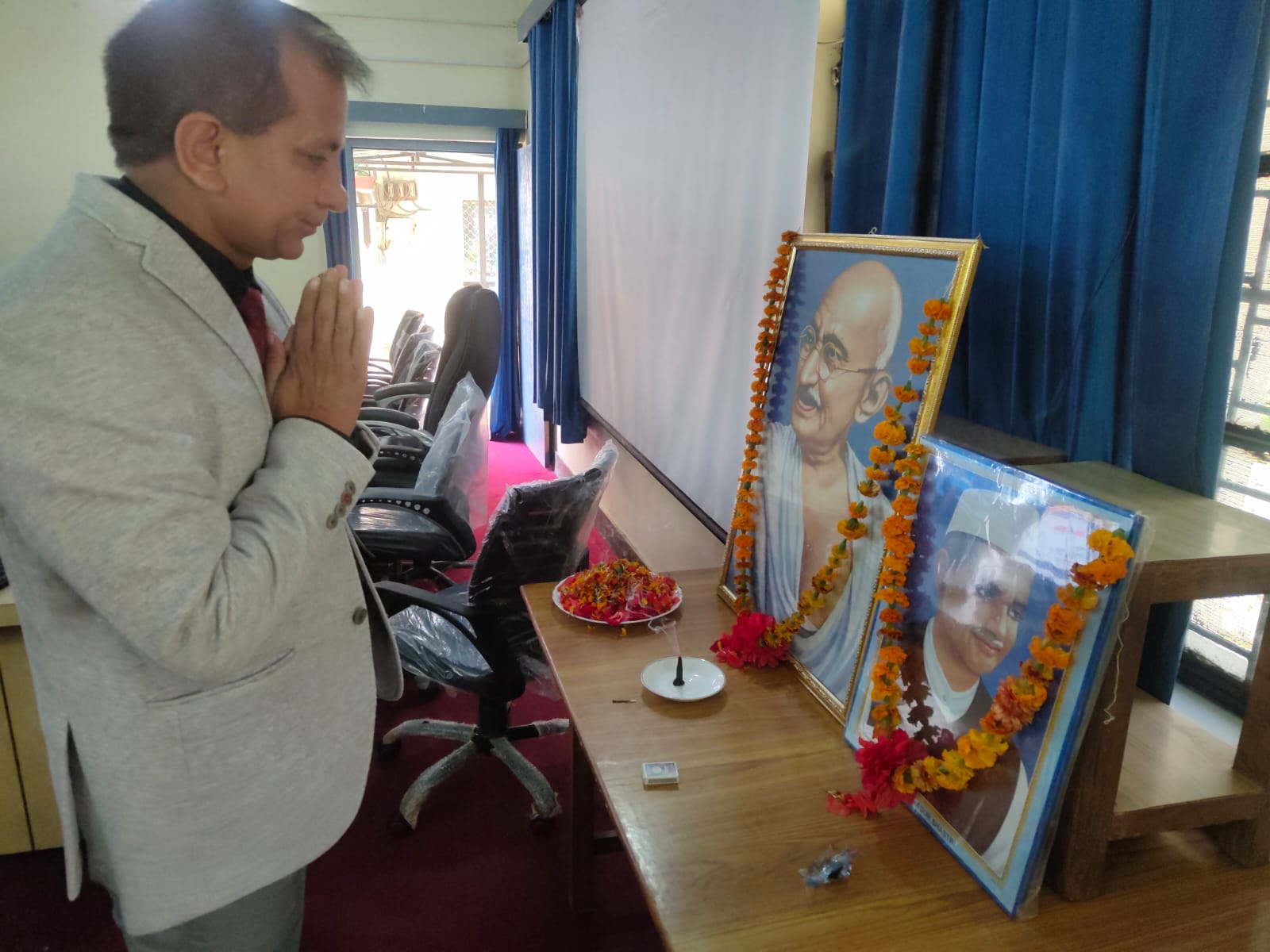 जिला न्यायालय परिसर पौड़ी में विशेष विधिक जागरुकता शिविर व स्वच्छता अभियान हुआ आयोजित..गांधी-शास्त्री जयंती पर न्यायिक अधिकारियों, कर्मचारियों व छात्रों ने लिया नशा उन्मूलन व स्वच्छता का संकल्प
