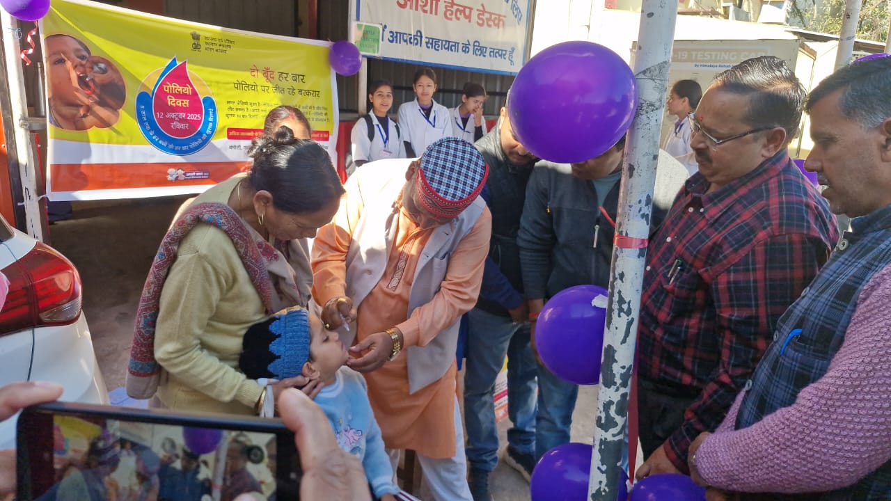जिला अस्पताल पौड़ी में विधायक ने किया पल्स पोलियो अभियान का शुभारंभ..जनपद में 66 हजार से अधिक बच्चों को पिलायी जाएगी पोलियो की खुराक