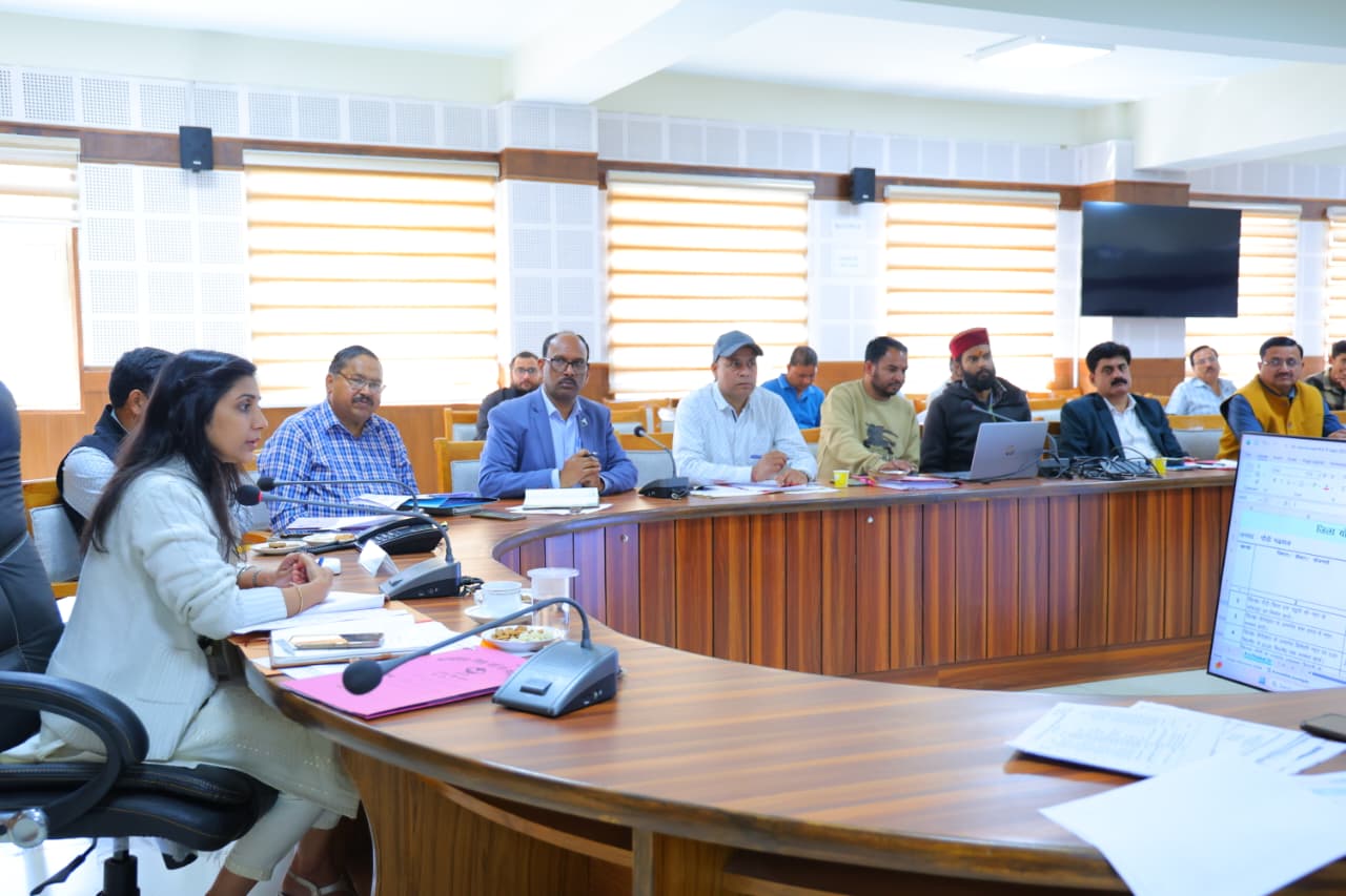 जिलाधिकारी ने की जिला योजना एवं बीस सूत्रीय कार्यक्रम की गहन समीक्षा, विभागों को दिए कड़े निर्देश..जिला योजना की बैठक संपन्न: डीएम ने जनसुविधा को सर्वोपरि बताया