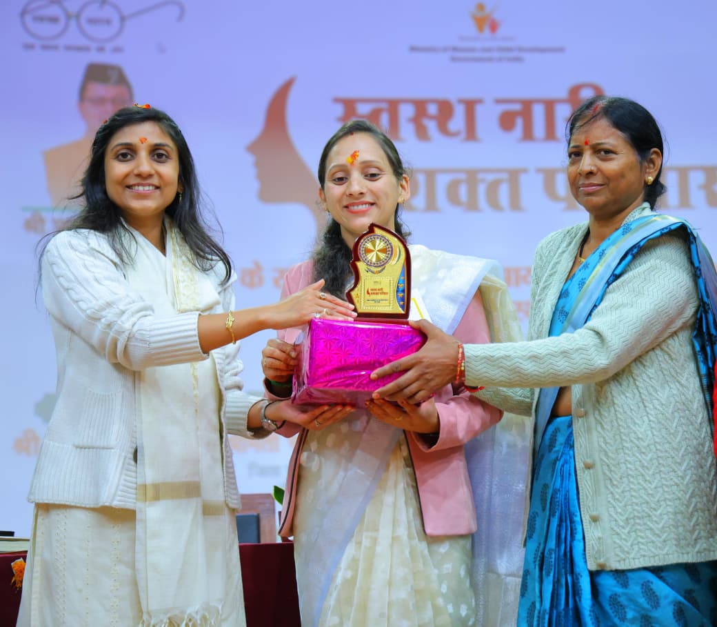 मातृशक्ति ही समाज की पहली शिक्षक, पोषण संस्कार और संस्कृति का संगम है: जिलाधिकारी…राष्ट्रीय पोषण माह के समापन पर जिलाधिकारी ने पारंपरिक व्यंजन प्रतियोगिता विजेताओं को किया सम्मानित