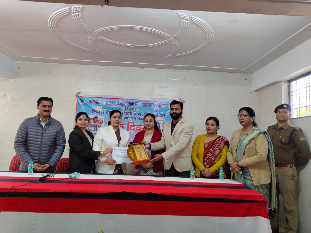 बाल दिवस पर जिला विधिक सेवा प्राधिकरण द्वारा विधिक जागरूकता एवं साक्षरता शिविर का आयोजन..क्विज़ प्रतियोगिता, पोस्टर मेकिंग व पुरस्कार वितरण से बढ़ा बच्चों का उत्साह