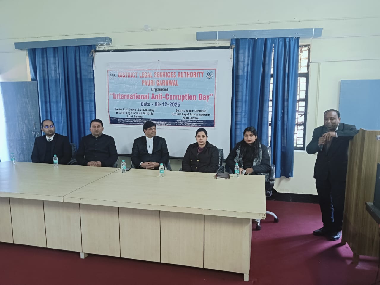 अंतर्राष्ट्रीय भ्रष्टाचार विरोधी दिवस पर विधिक साक्षरता शिविर हुआ आयोजित..भ्रष्टाचार निवारण के कानूनी प्रावधानों की दी गयी विस्तृत जानकारी