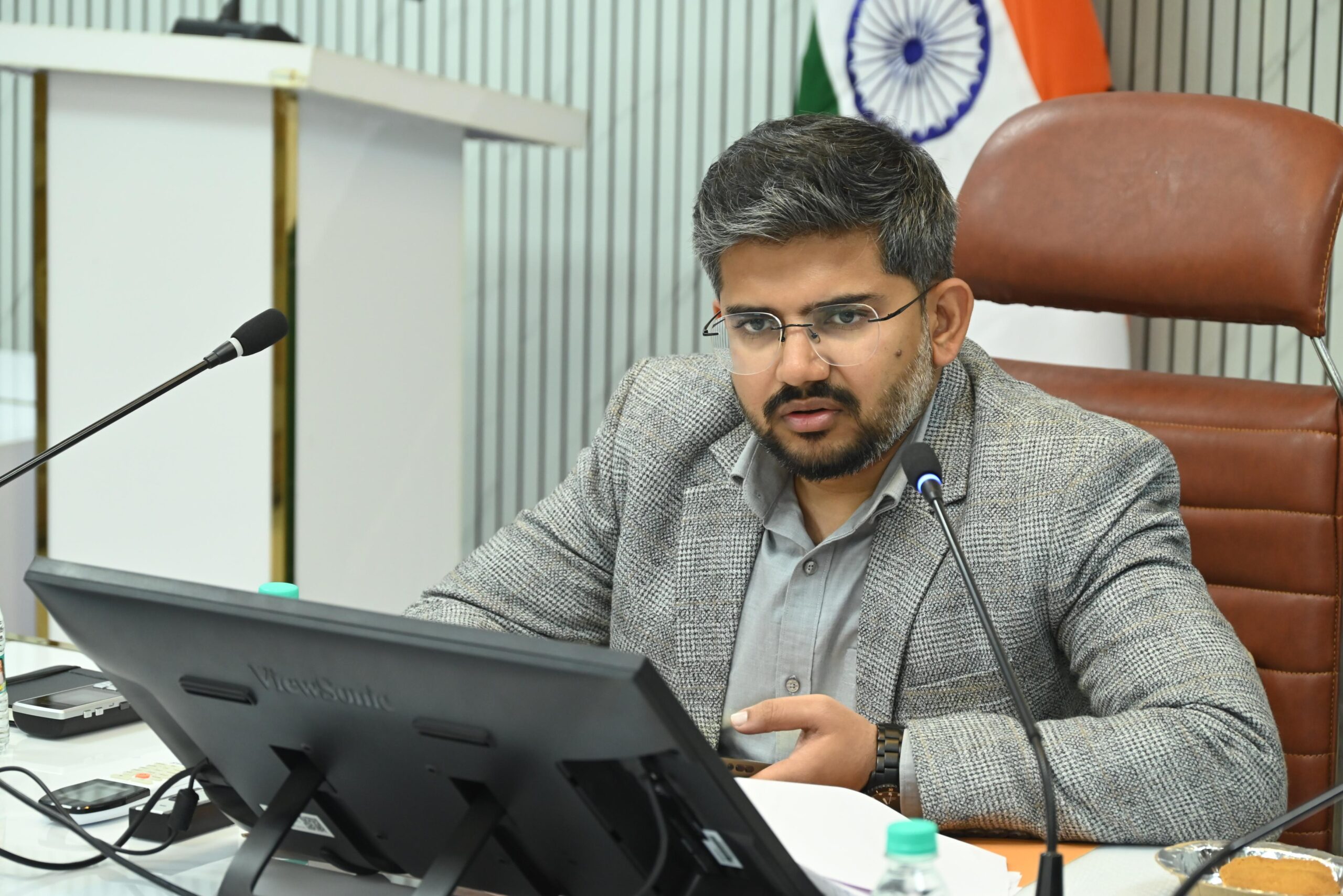 जिला जल-स्वच्छता मिशन की समीक्षा- सीडीओ ने अधिकारियों को दिए सख्त निर्देश..जल जीवन मिशन कार्यो में तेजी लाए, परियोजनाओं में देरी बर्दाश्त नहीं,