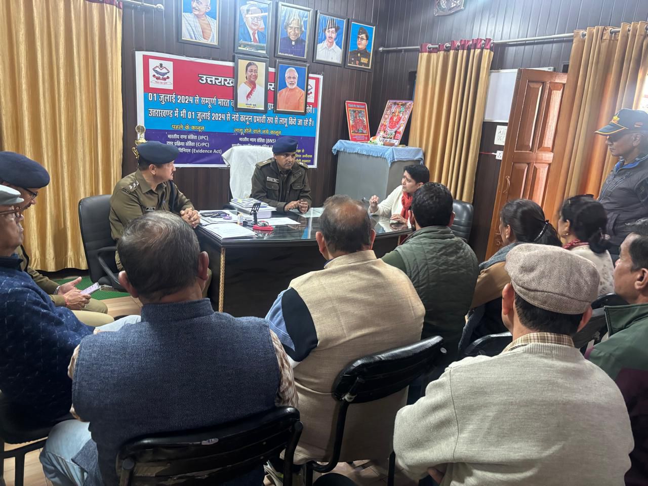 कोटद्वार में हालिया घटनाक्रम को लेकर जिला कांग्रेस कमेटी कोटद्वार, पौड़ी गढ़वाल के जिला अध्यक्ष श्री विकास नेगी ने कल कोतवाली कोटद्वार पहुँचकर ASP महोदय से विस्तृत चर्चा की।श्री नेगी ने स्पष्ट रूप से दीपक की सुरक्षा सुनिश्चित किए जाने की मांग रखी