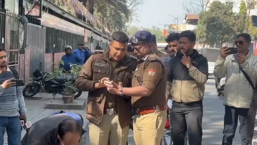 डालनवाला गोलीकाण्ड-: आईजी गढ़वाल ने किया घटनास्थल का निरीक्षण, अपराधियों की शीघ्र गिरफ्तारी के निर्देश।कानून व्यवस्था पर राजधानी के क्षेत्राधिकारियों को सख्त निर्देश,जवाबदेही होगी तय।
