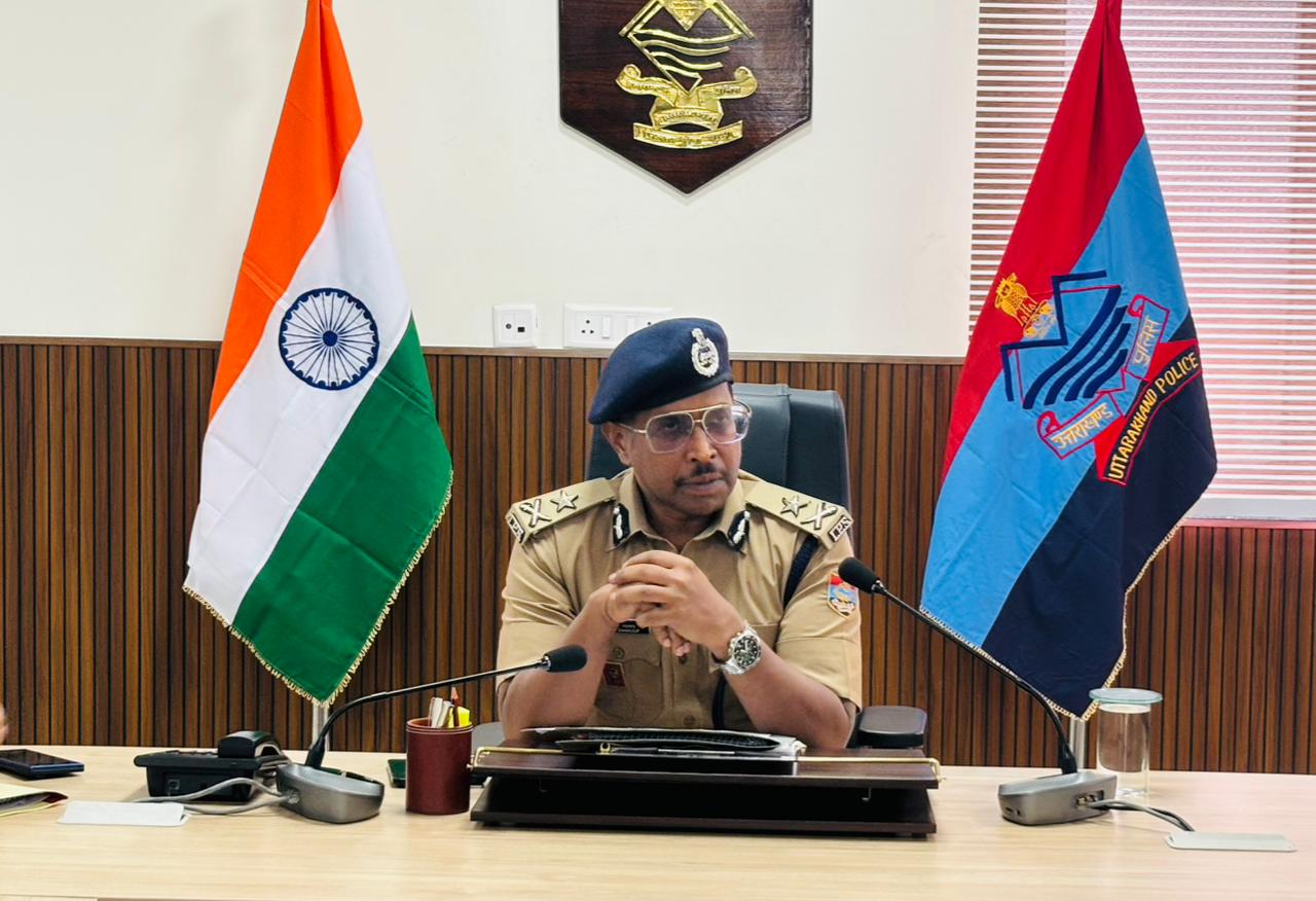 लापरवाही पर आईजी के तेवर सख्त, अधिकारियों की जवाबदेही तय…क़ानून व्यवस्था सुदृढ़ बनाने के लिए आईजी गढ़वाल ने एसएसपी देहरादून एवं जिले के राजपत्रित अधिकारियों व थाना प्रभारियों के साथ ली बैठक