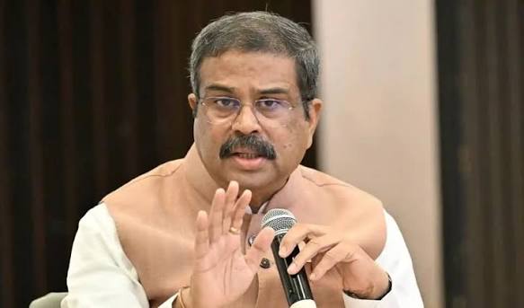बड़ी खबर: केंद्रीय शिक्षा मंत्री धर्मेंद्र प्रधान ने दिया इस्तीफा, NEET विवाद और छात्र प्रदर्शन के बाद लिया बड़ा फैसला, हुई छात्र शाक्ति की जीत…