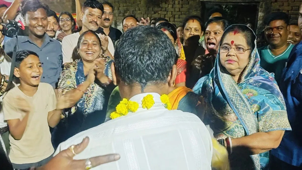 बालाघाट में शराब दुकान हटाने की मांग तेज: जनसुनवाई में पहुंचीं विधायक अनुभा मुंजारे, 114 दिनों से आंदोलन कर रहीं महिलाओं का किया समर्थन