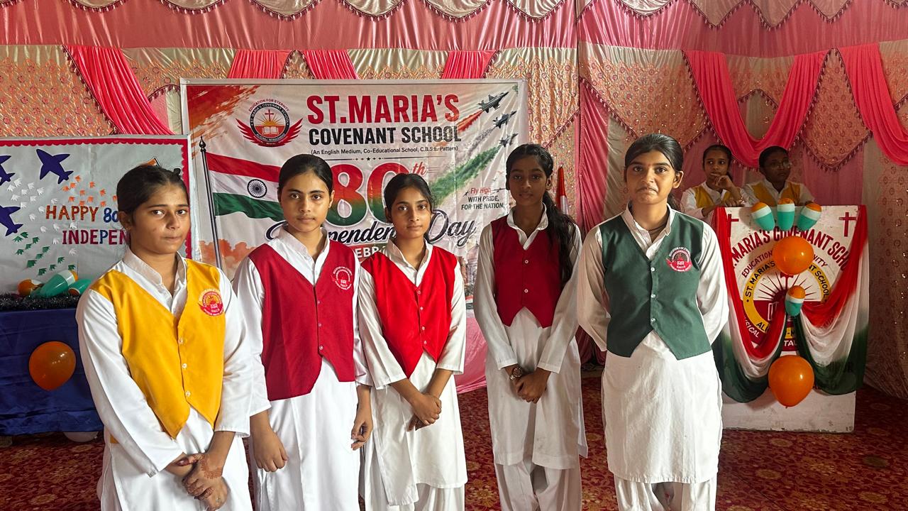मुरादाबाद के सेंट मारिया कॉवेनेंट स्कूल में धूमधाम से मनाया गया स्वतंत्रता दिवस