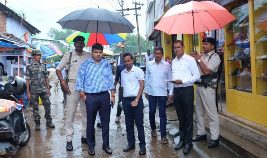 मनोहरपुर थाना के समीप बनेगा मिनी पार्क और ओपन जिम, उपायुक्त ने दिए निर्देश