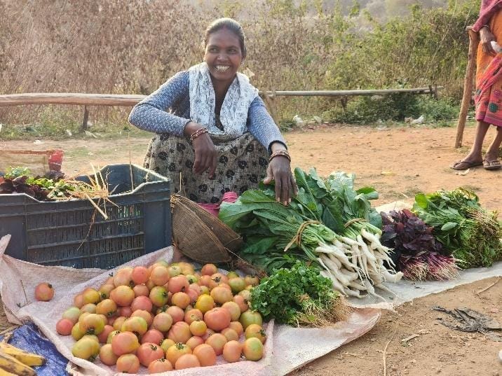 15 डिसमिल जमीन से ₹12,030 का मुनाफा, प्राकृतिक खेती से बदली मादईु सोय की जिंदगी