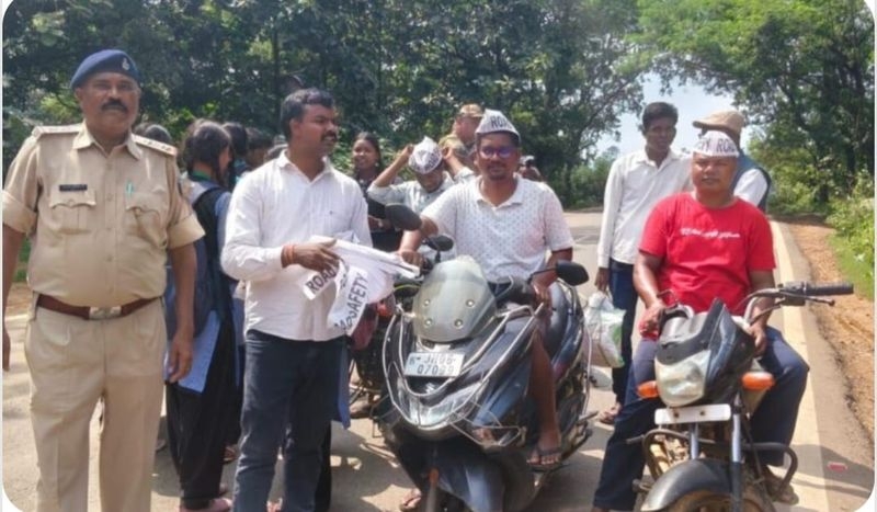 मनोहरपुर के संत अगस्तिन कॉलेज में सड़क सुरक्षा को लेकर जागरूकता कार्यक्रम