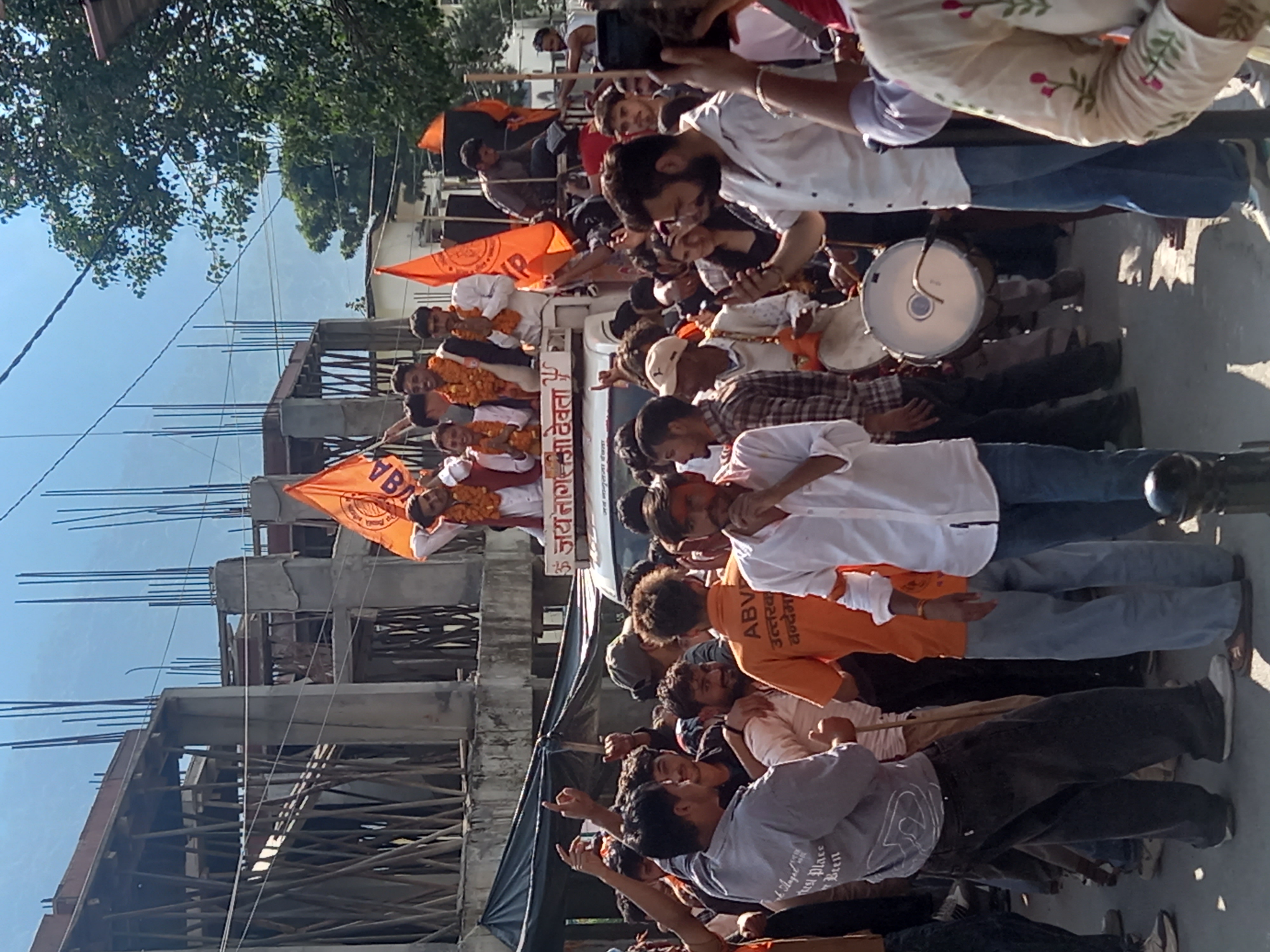 उत्तरकाशी छात्र संघ चुनाव के लिए एनएसयूआई,एबीवीपी और आर्यन ग्रूप के छात्रो ने अपने मैदान मे प्रत्याशी उतार कर गर्म जोशी से रैली निकाली 20260924 151205