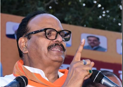 ‘नौकरी के चक्कर में मत पड़ो, ई-रिक्शा चलाओ और खूब कमाओ’—ब्रजेश पाठक का बयान वायरल, जानिए पूरा मामला