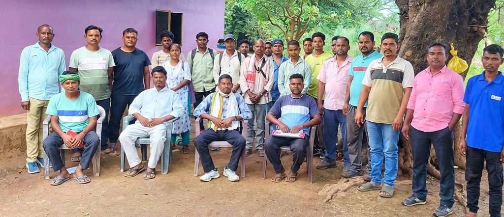 सेल प्रबंधन के आश्वासन से नाराज मानकी-मुंडा एवं ग्रामीण, 26 अक्टूबर को ऑफिस गेट बंद का ऐलान 24935