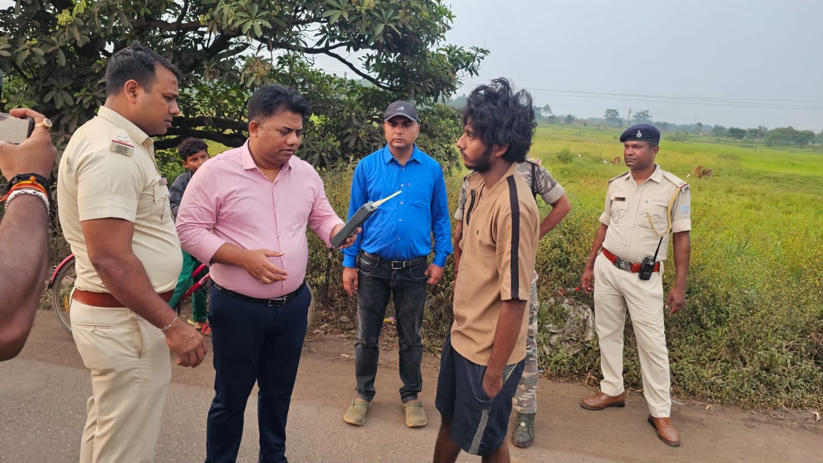 चाईबासा में विशेष वाहन जांच अभियान, गलत पार्किंग करने वाले 27 वाहनों पर कार्रवाईनशे में वाहन चलाने के मामले में दो वाहन जब्त, DTO ने दी सख्त चेतावनी