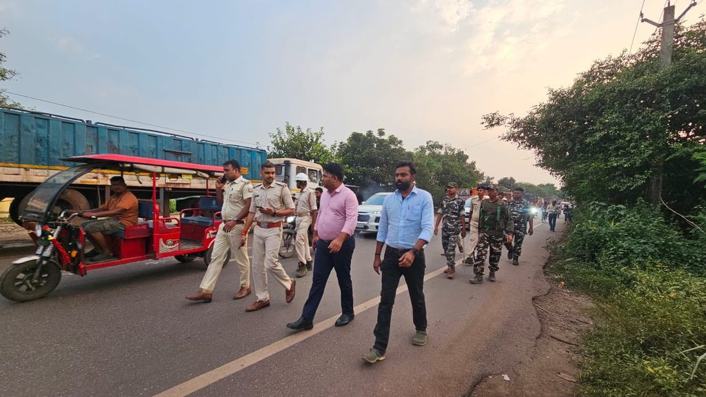 चाईबासा में विशेष वाहन जांच अभियान, गलत पार्किंग करने वाले 27 वाहनों पर कार्रवाईनशे में वाहन चलाने के मामले में दो वाहन जब्त, DTO ने दी सख्त चेतावनी 24942