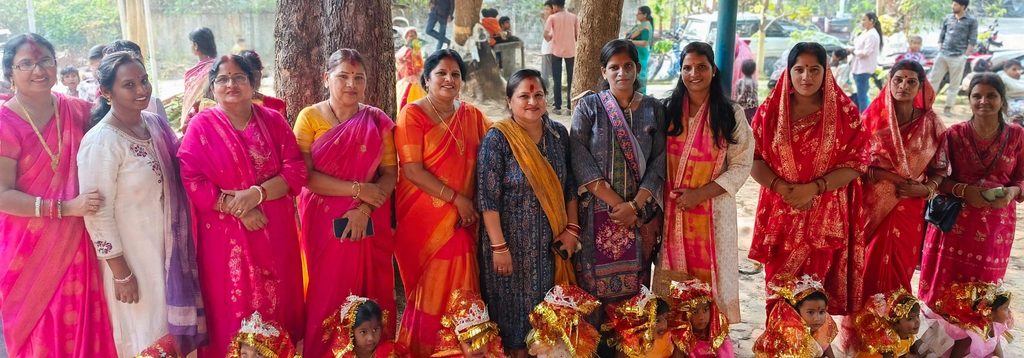 मां दुर्गा वनदेवी मंदिर में नौ कन्याओं का पूजन, श्रद्धालुओं के बीच महाभोग वितरितगुवा, पश्चिमी सिंहभूम | बुधवार, 21 अक्टूबर 30363