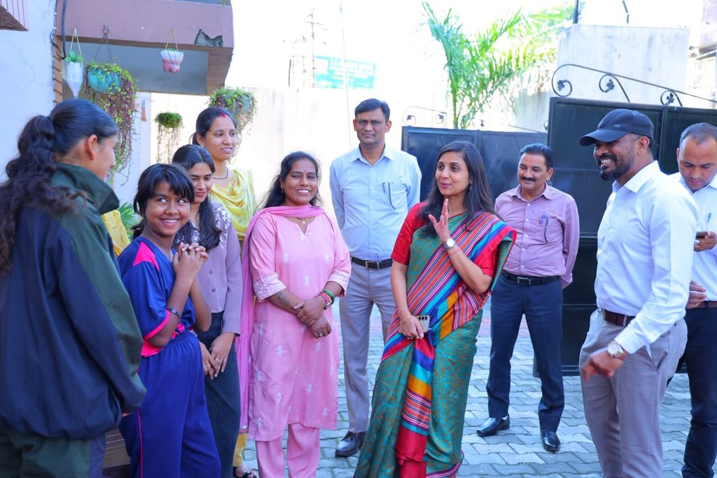जिलाधिकारी ने कोटद्वार में किशोरी संप्रेक्षण गृह, पैच वर्क कार्यों और कण्वाश्रम का किया निरीक्षण whatsapp image 2026 10 18 at 5.03.00 pm